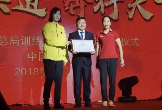 国内地摊仅售2元，它却零售400元，中国喜奔凭啥